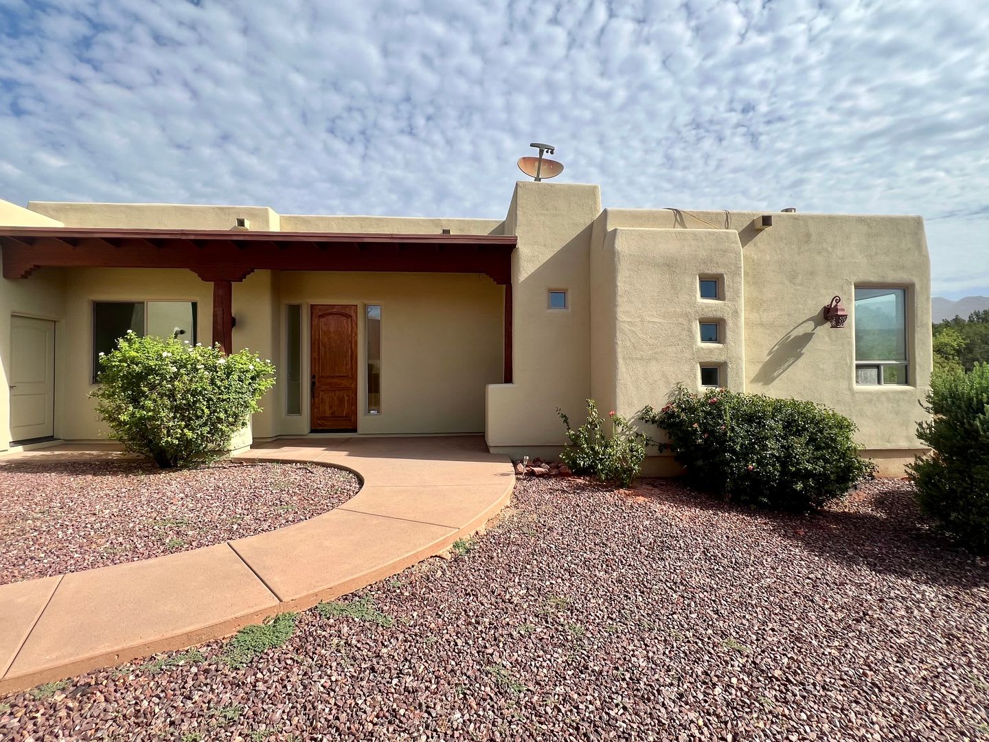 Unfurnished 1 Year Long Term Rental – photo 1