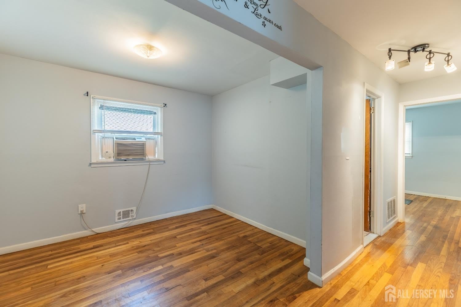 111 Emerson Street – photo 5