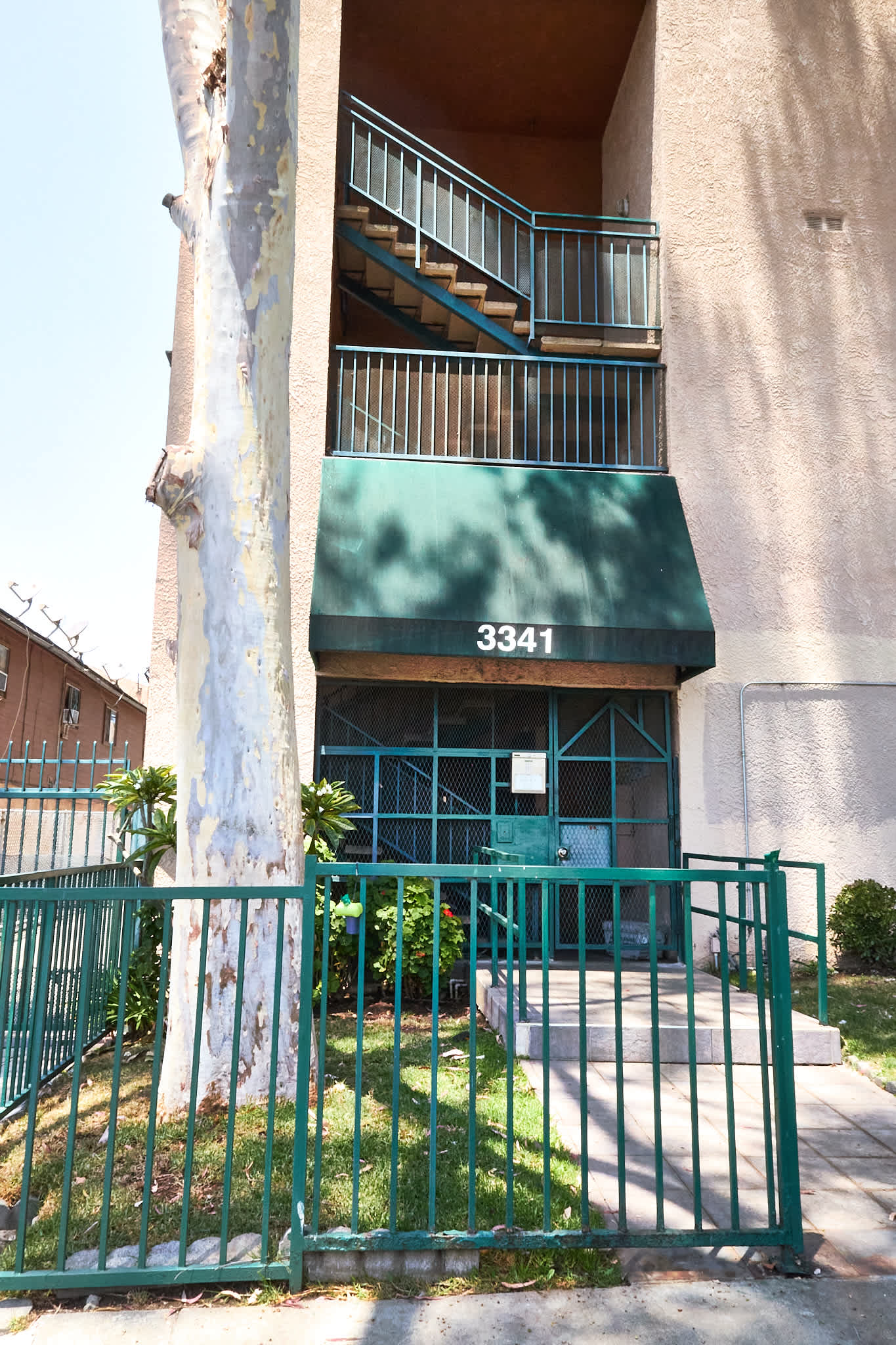 3341 Andrita St – photo 1