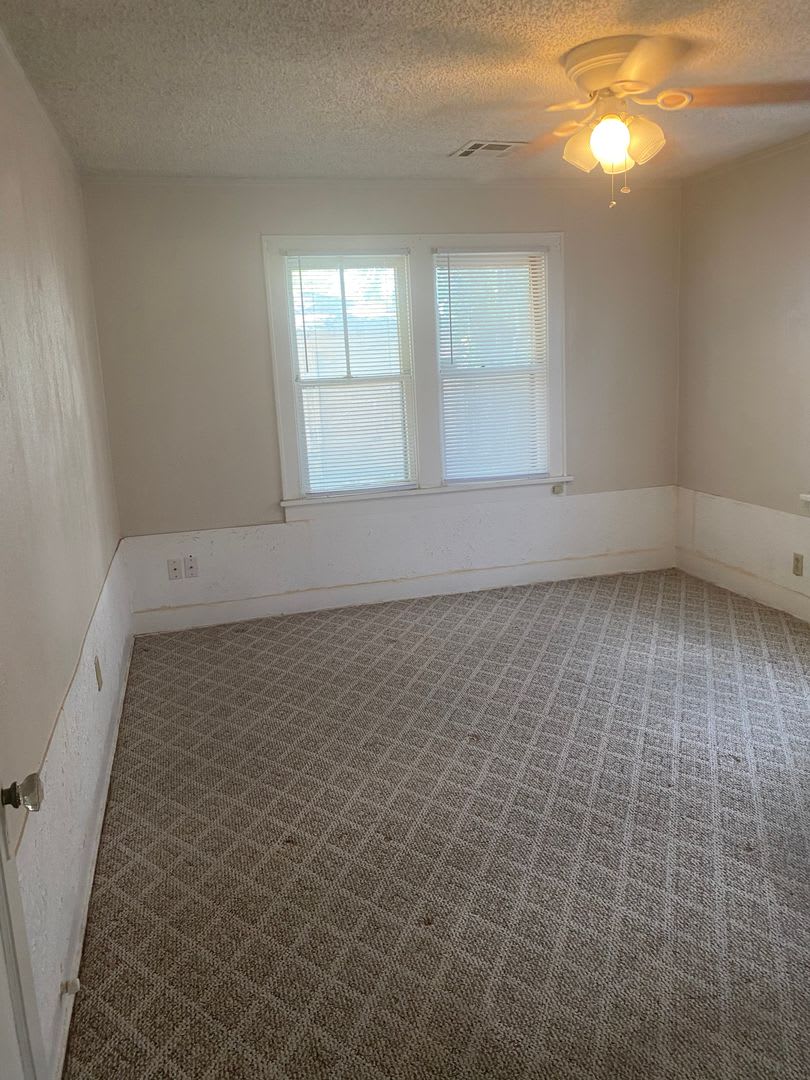 2 bed 1 bath for lease near downtown – photo 3