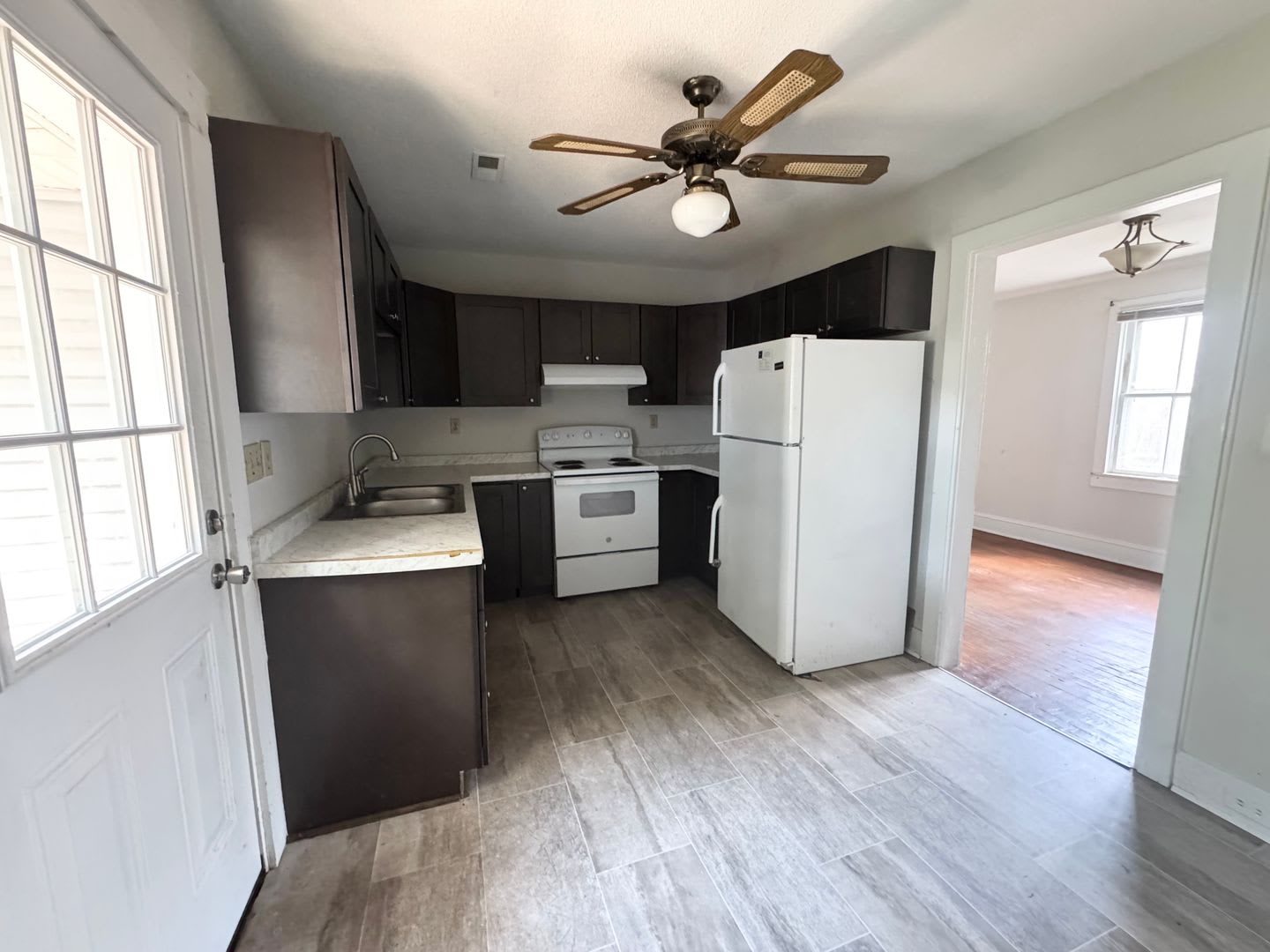 904 Raleigh Street – photo 2