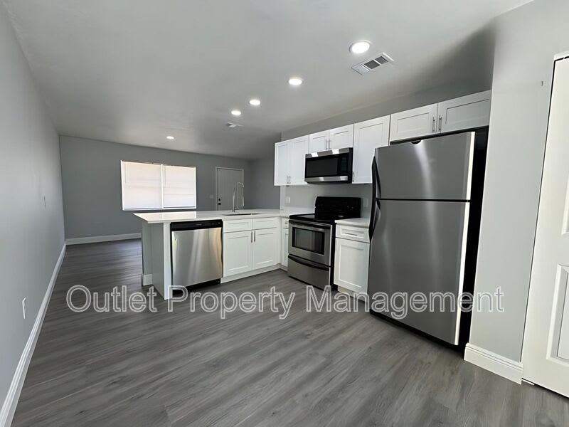 442 S Hill Avenue – photo 3