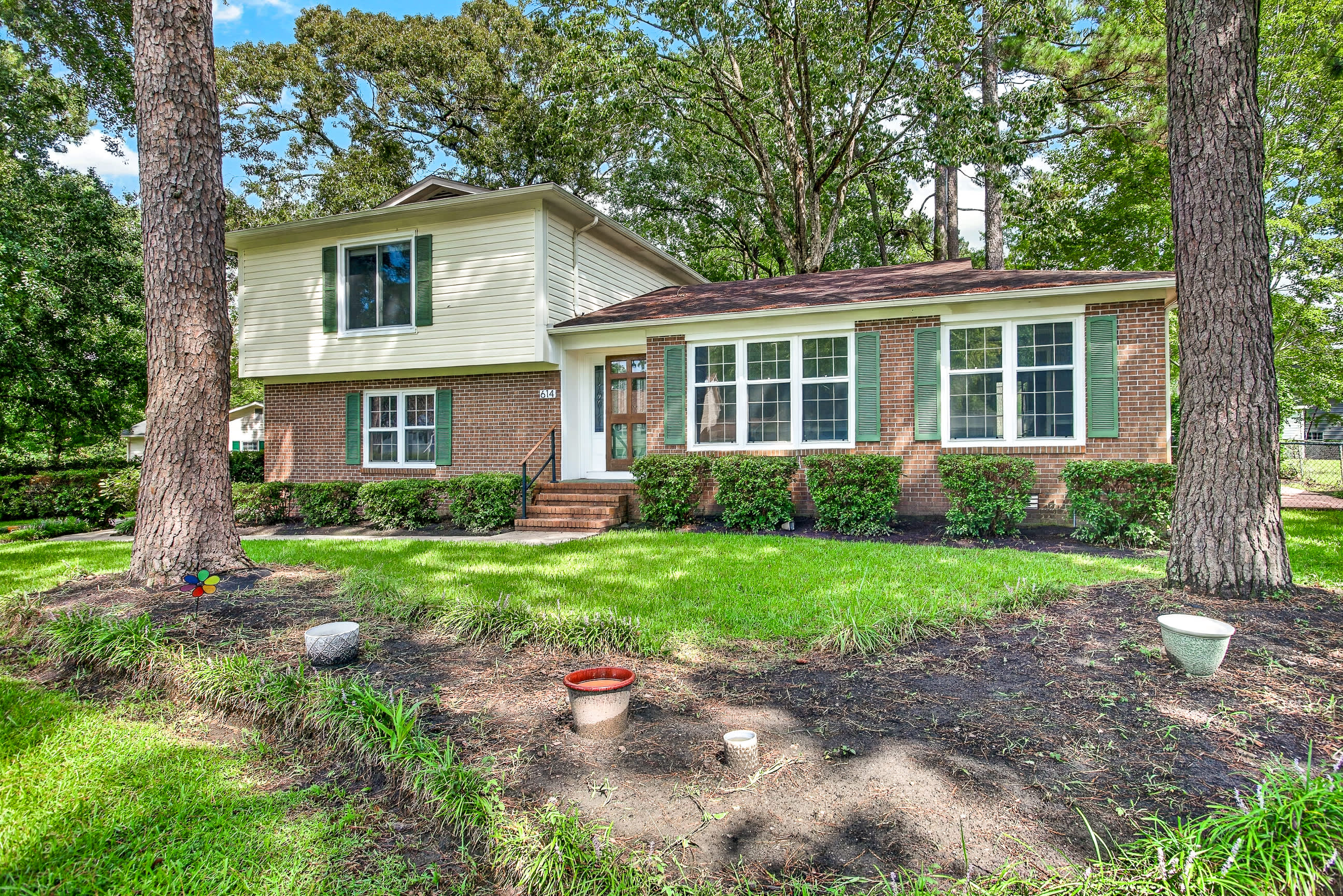 614 Clover Dr – photo 1