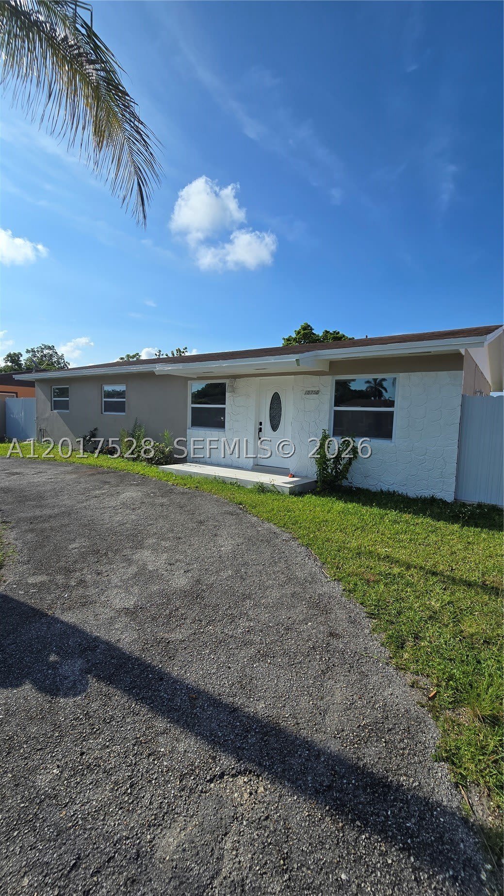 15750 SW 297th St – photo 1