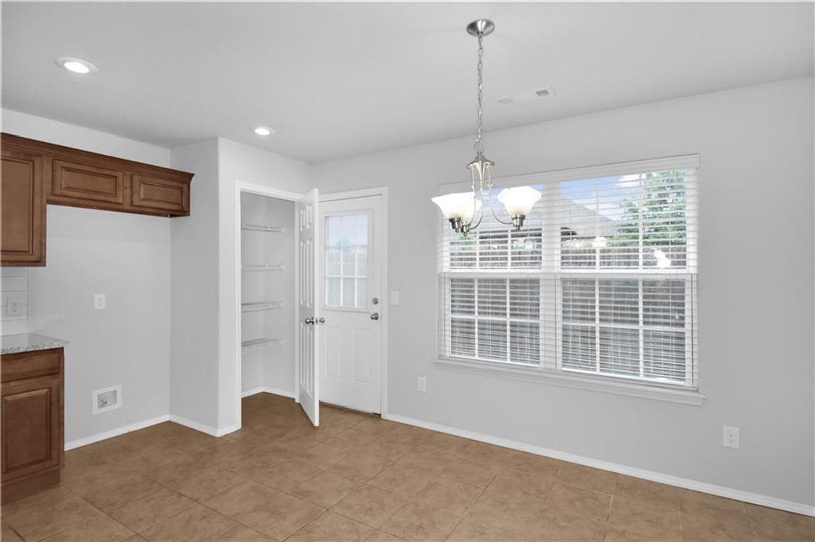 Great home near Bentonville West – photo 5