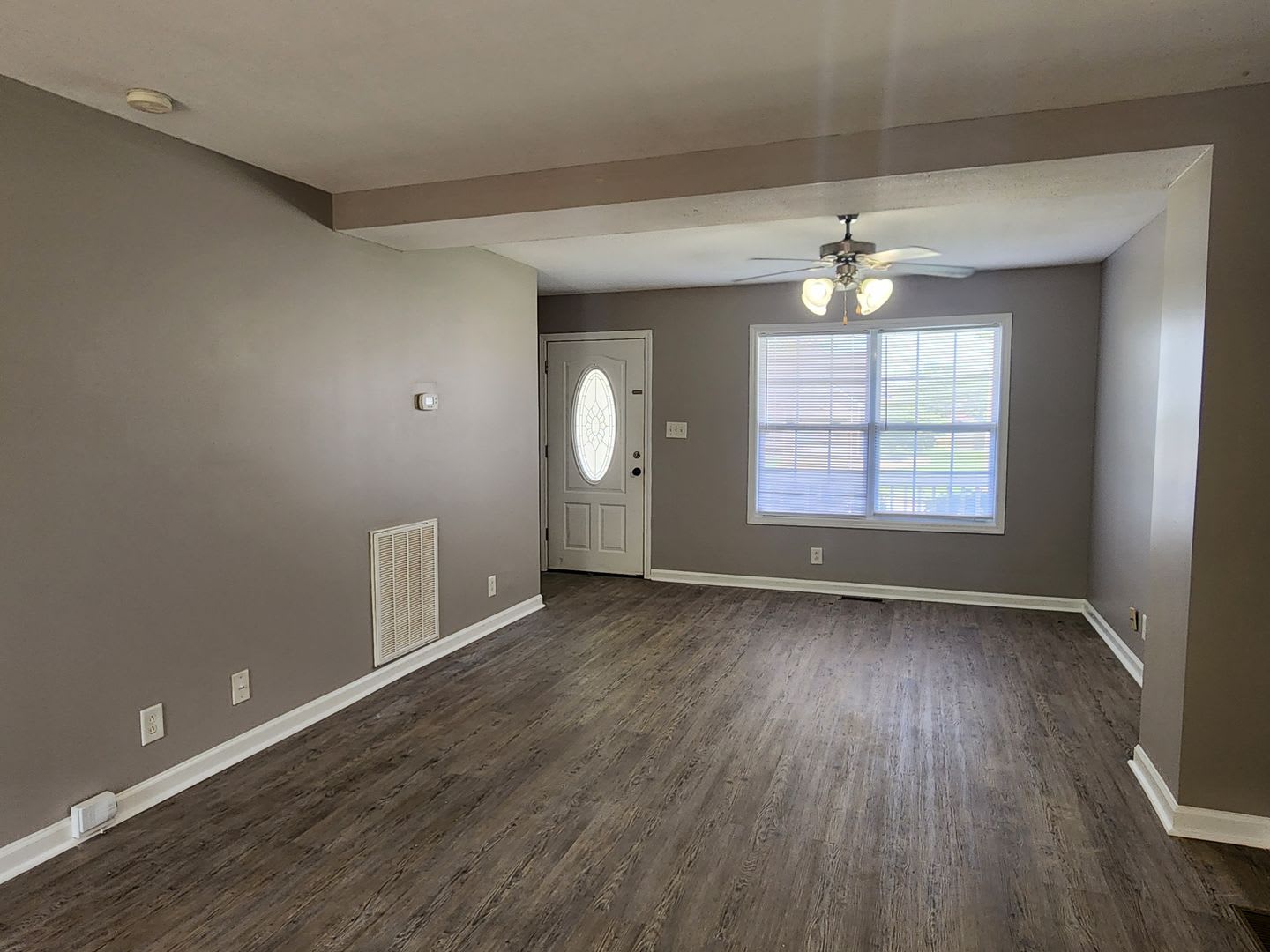 4 Bedroom 2.5 Bath Gorgeous Oak Grove Home – photo 3