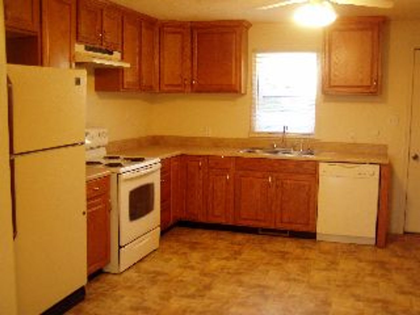 One Level 2 Bedroom House – photo 3