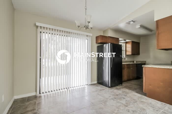 1072 Genesee Avenue Southeast – photo 4
