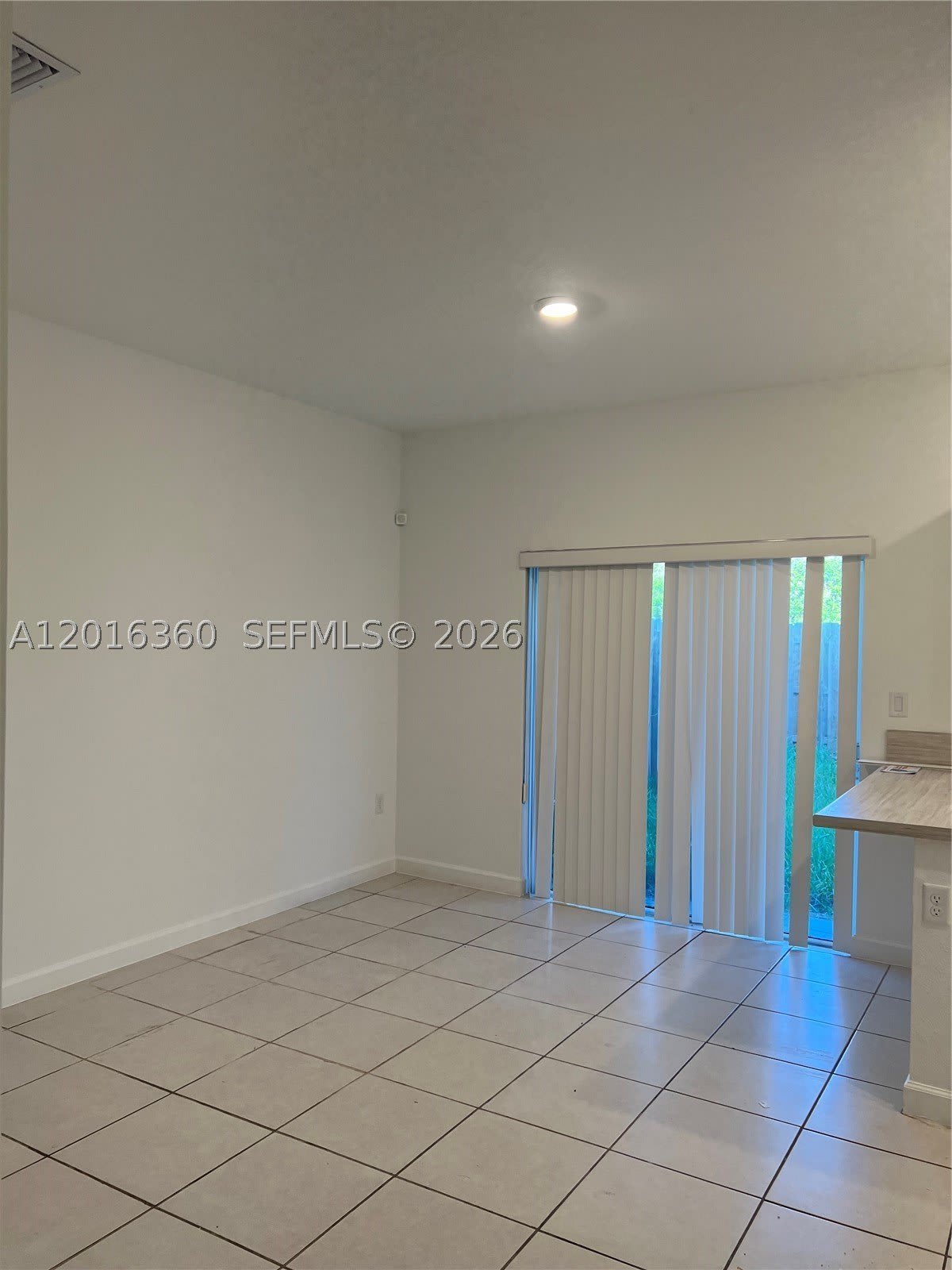 1211 SE 27th Ter – photo 5