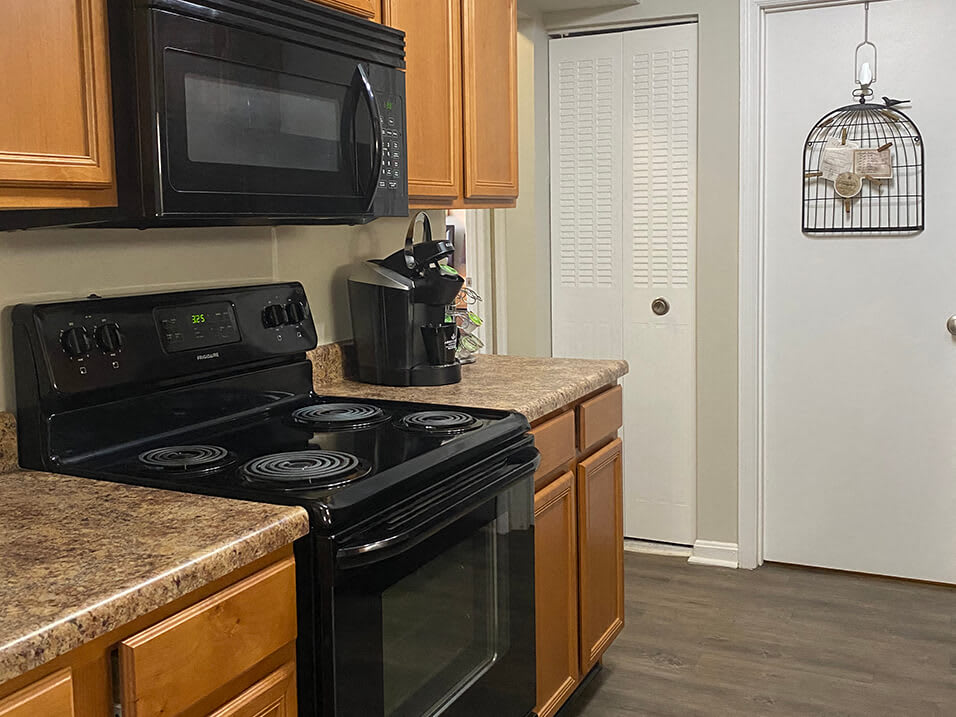 Abbey Court Apartments – photo 2