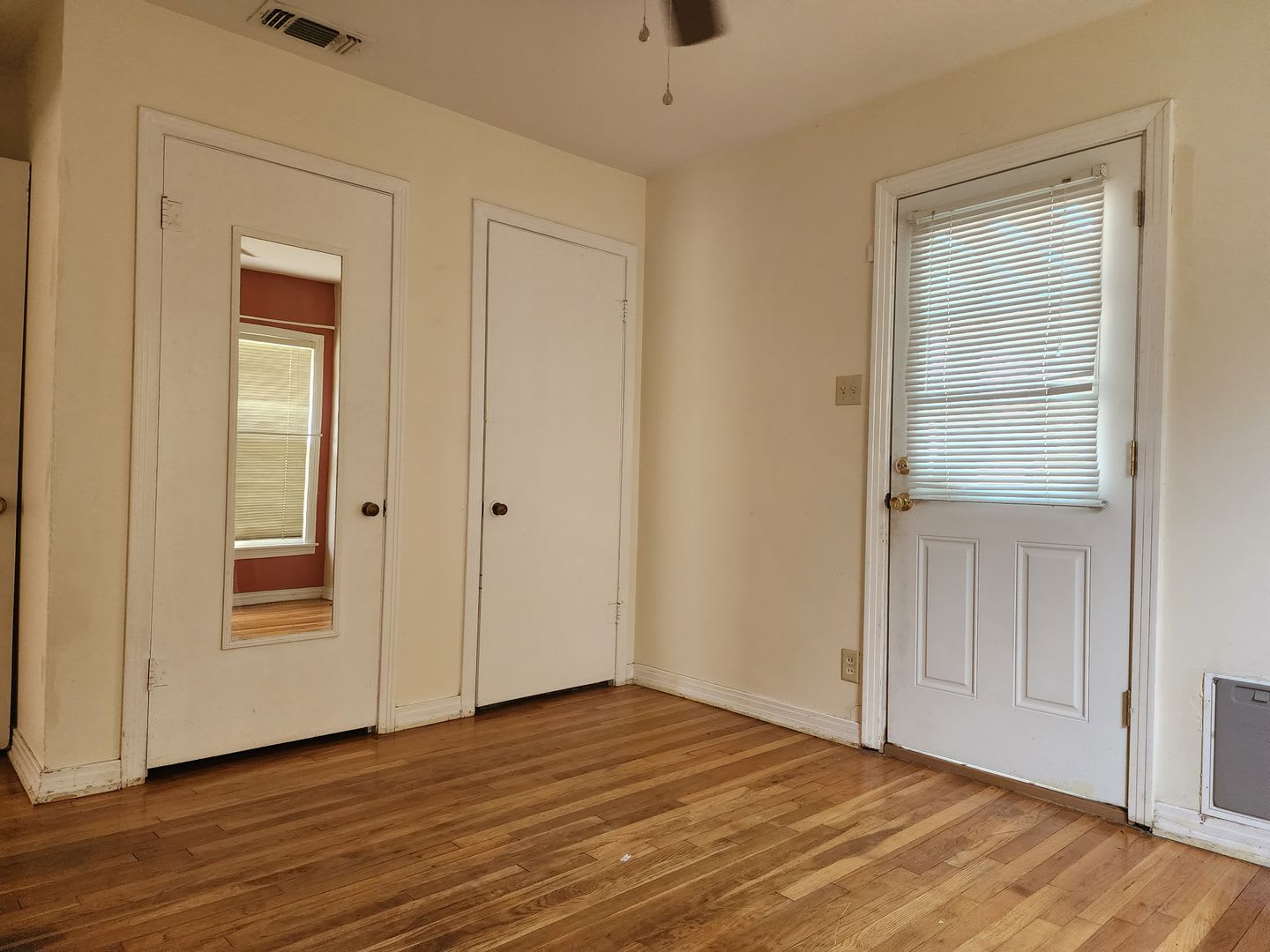 Cozy 3 bedroom 1 bath 1432 sq ft home AVAILABLE NOW! – photo 5