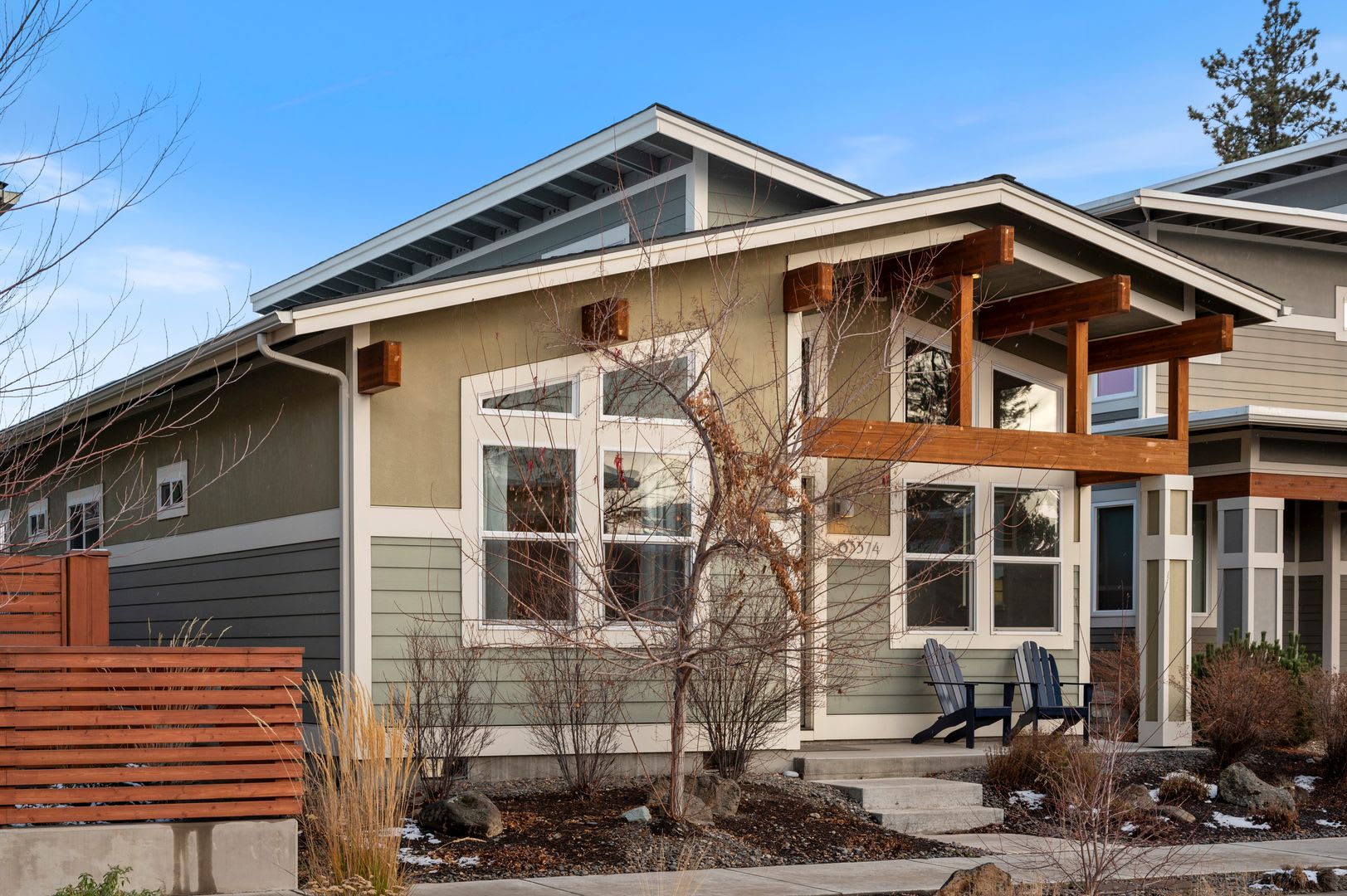 Fully Furnished Bend Home – photo 2