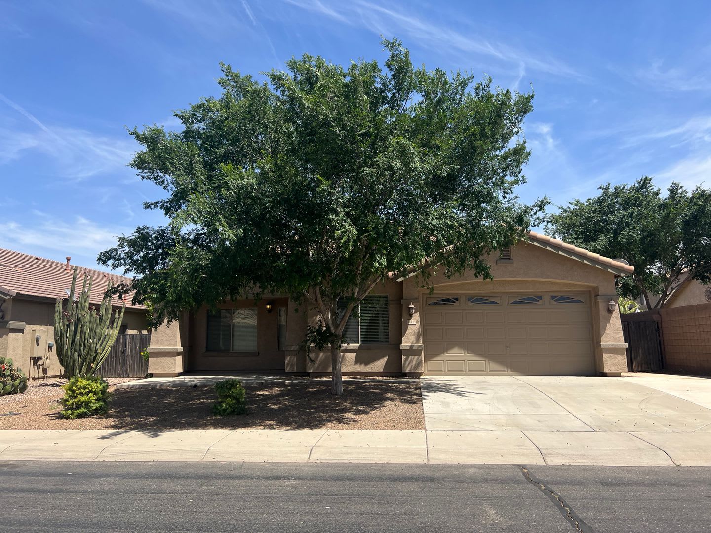 Gorgeous 3 bed with a Den in Cobblestone Farms, Maricopa! Move in Sept 2026 rent free deposits only!!! – photo 1