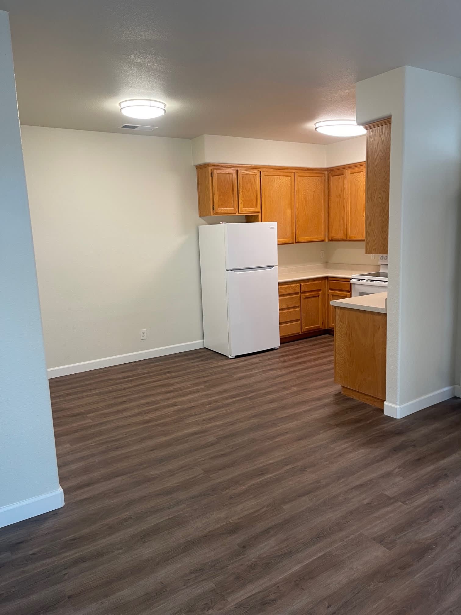 1072 Prospect Ave – photo 2