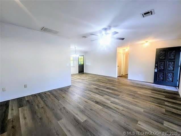 121 W Jefferson Place – photo 3