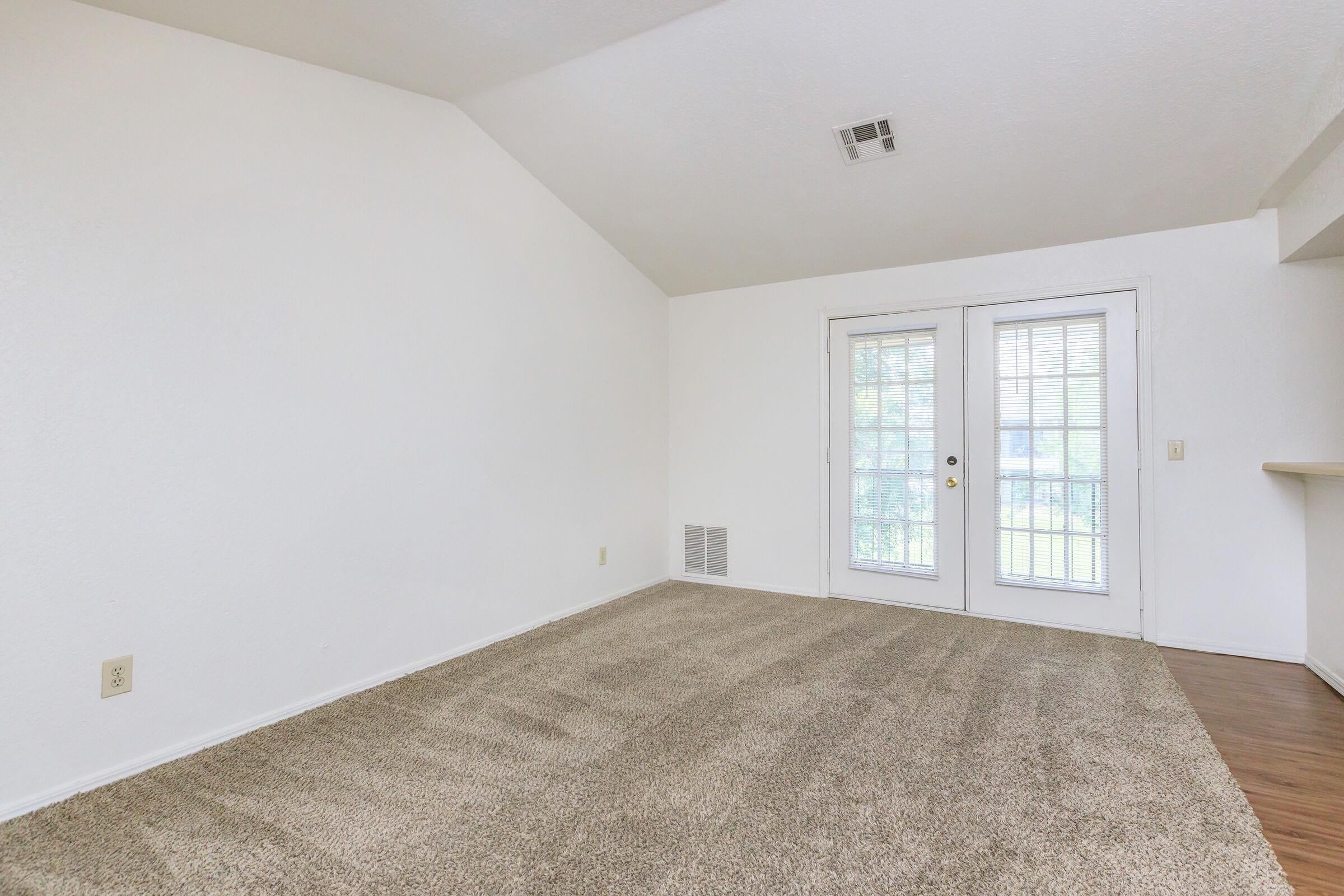 Charming El Reno Home With Beautiful Backyard Garden – photo 5