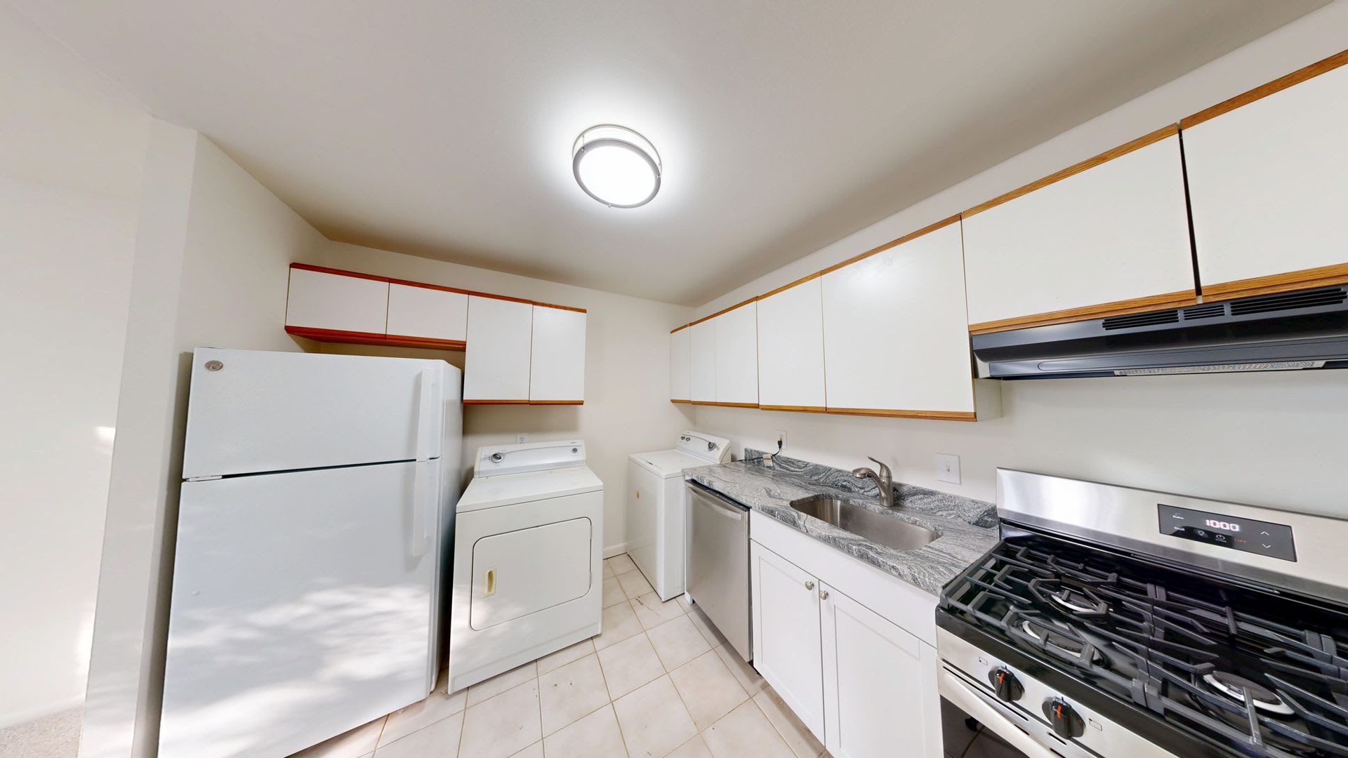 Fresh and ready 2Bed/1Bath – photo 4
