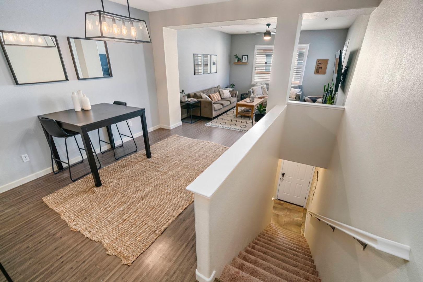 Beautiful 2 Bed 2 Bath Located In Elk Grove – photo 2