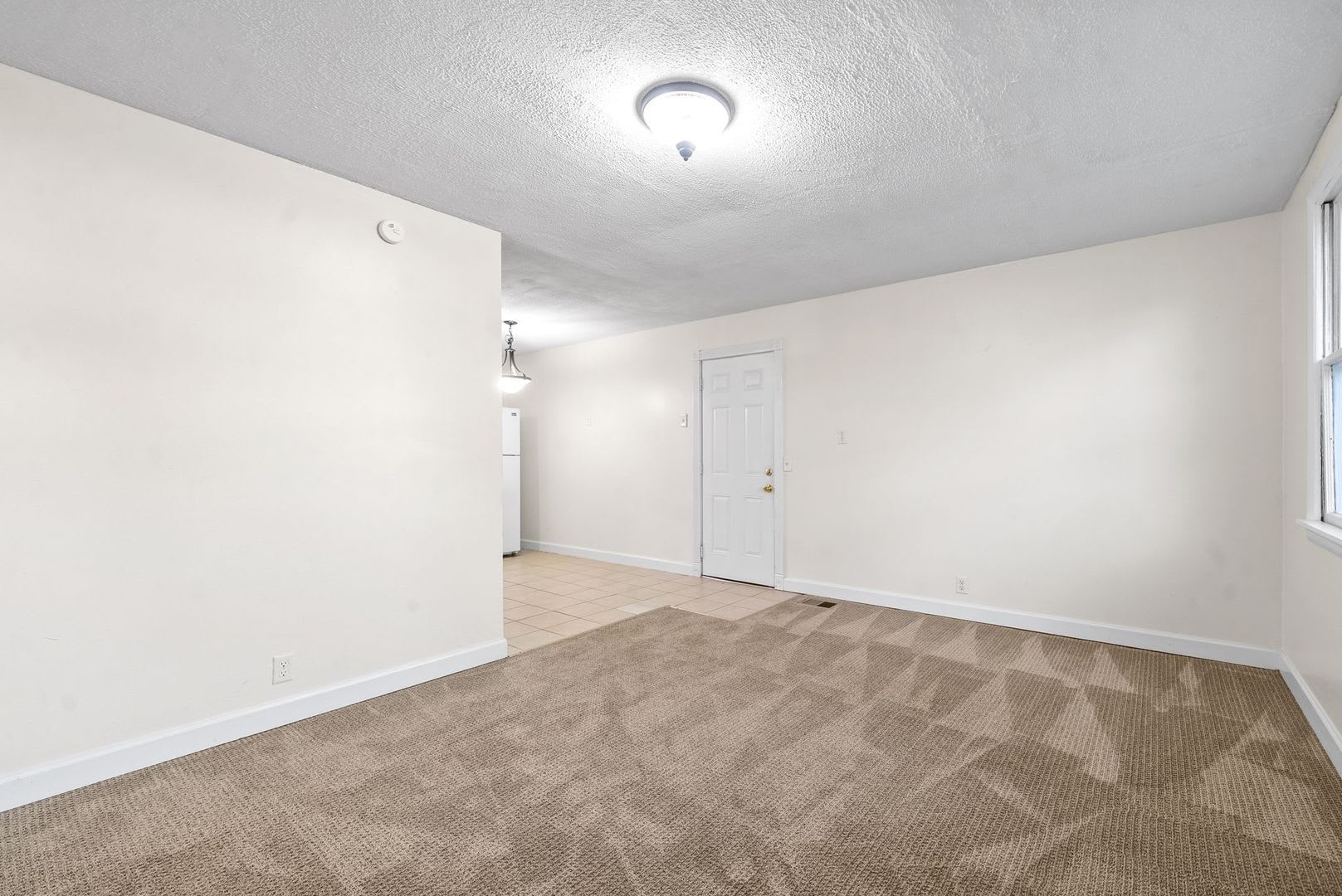 3 Bedroom Pet Friendly Home For Rent Close To Post – photo 4