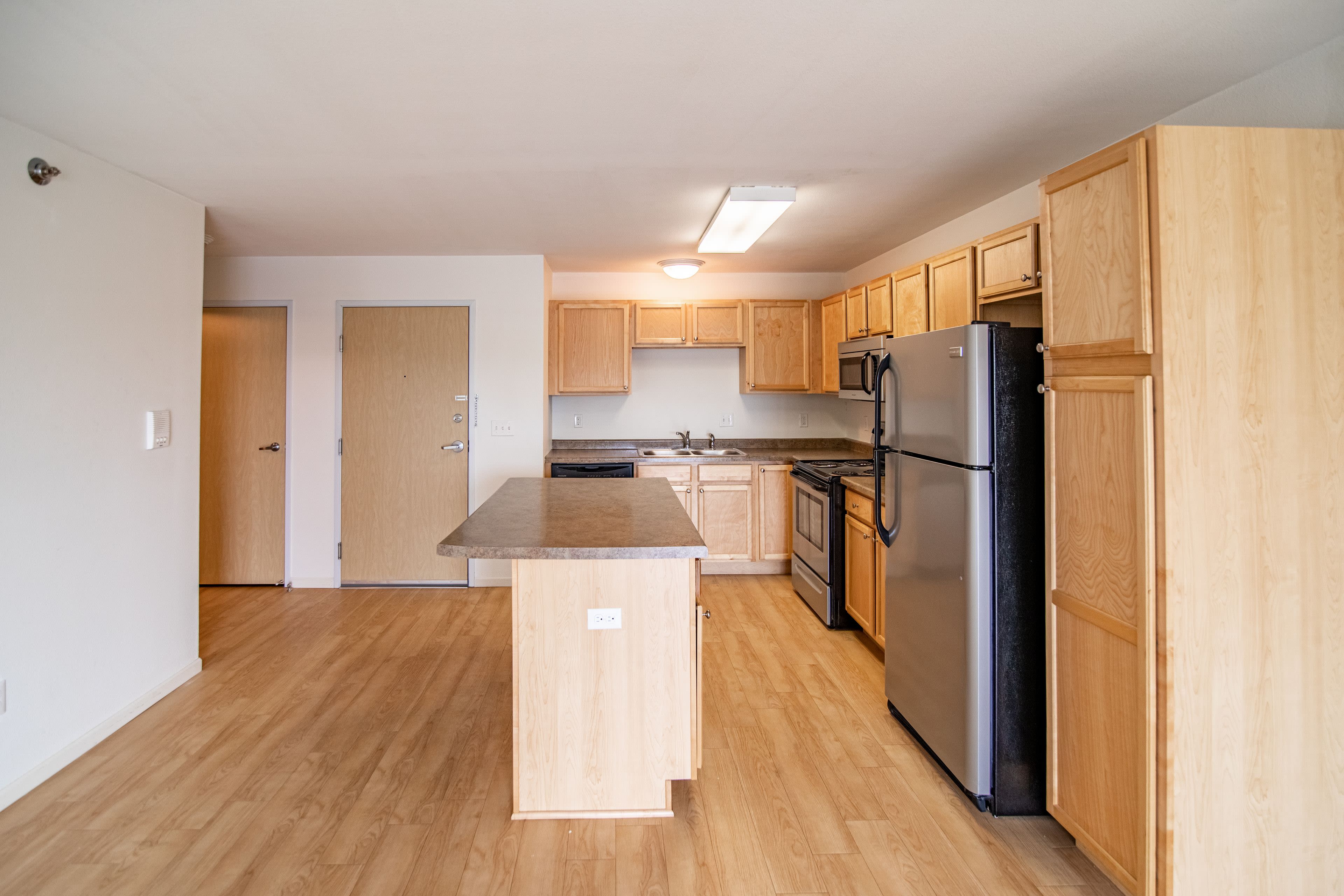 Collins Place Apartments – photo 1