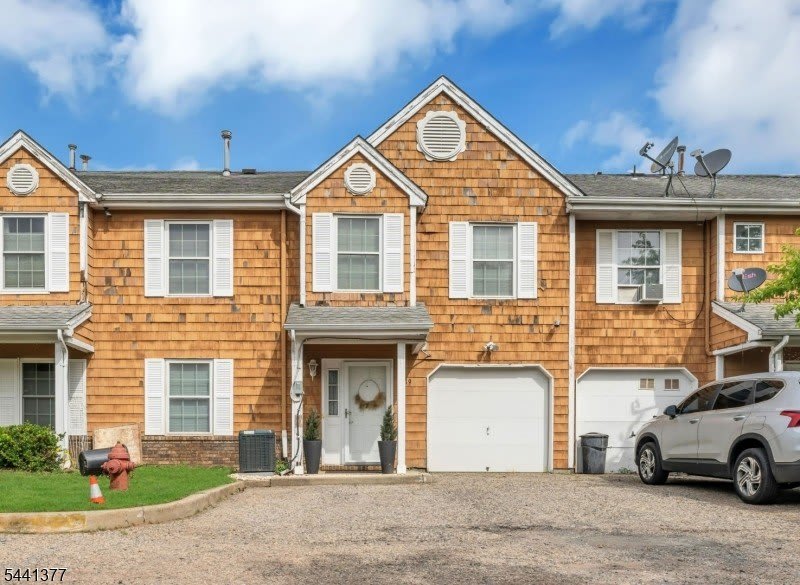 19 Delavan Ct – photo 1