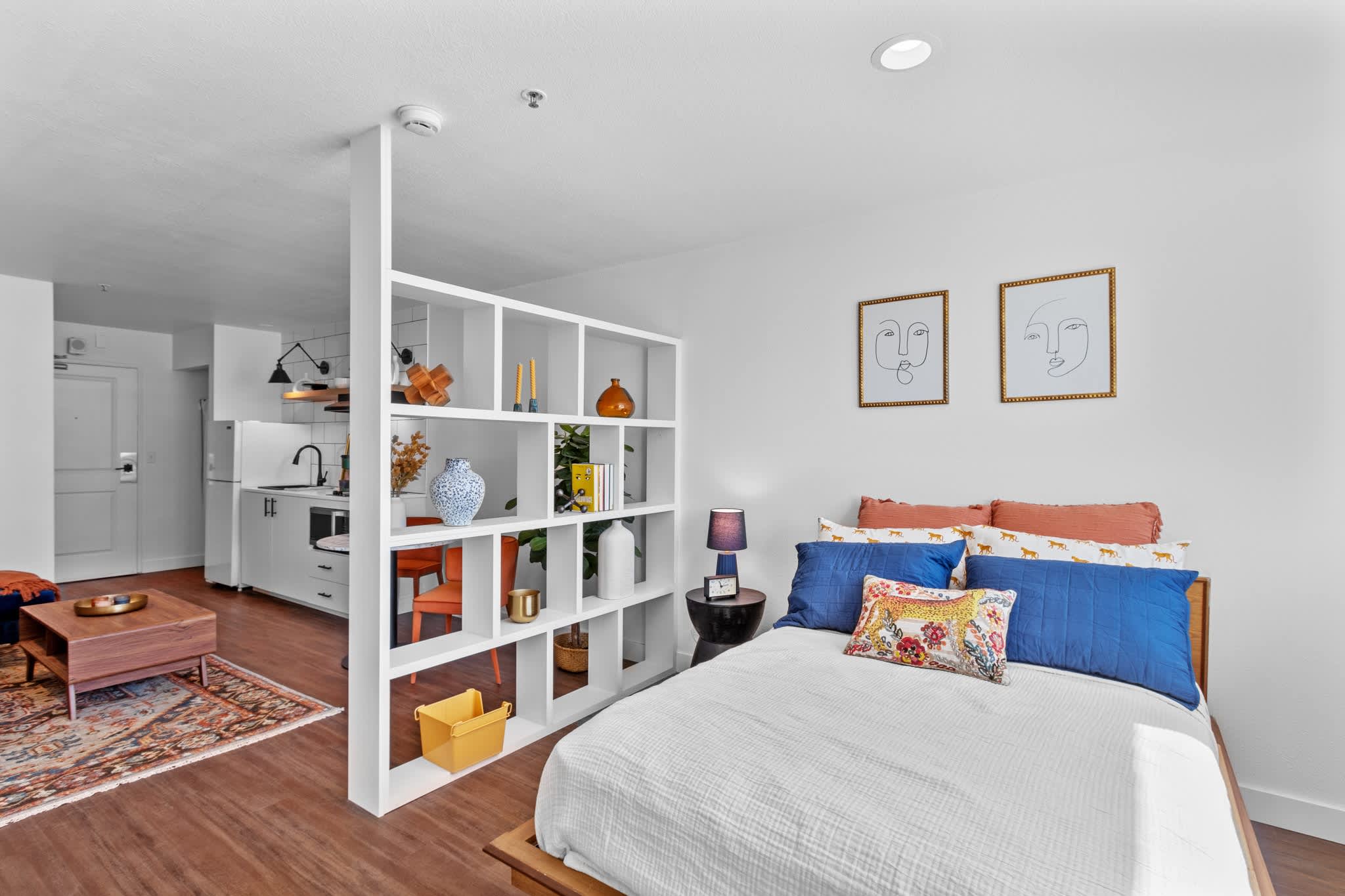 10 West – photo 2