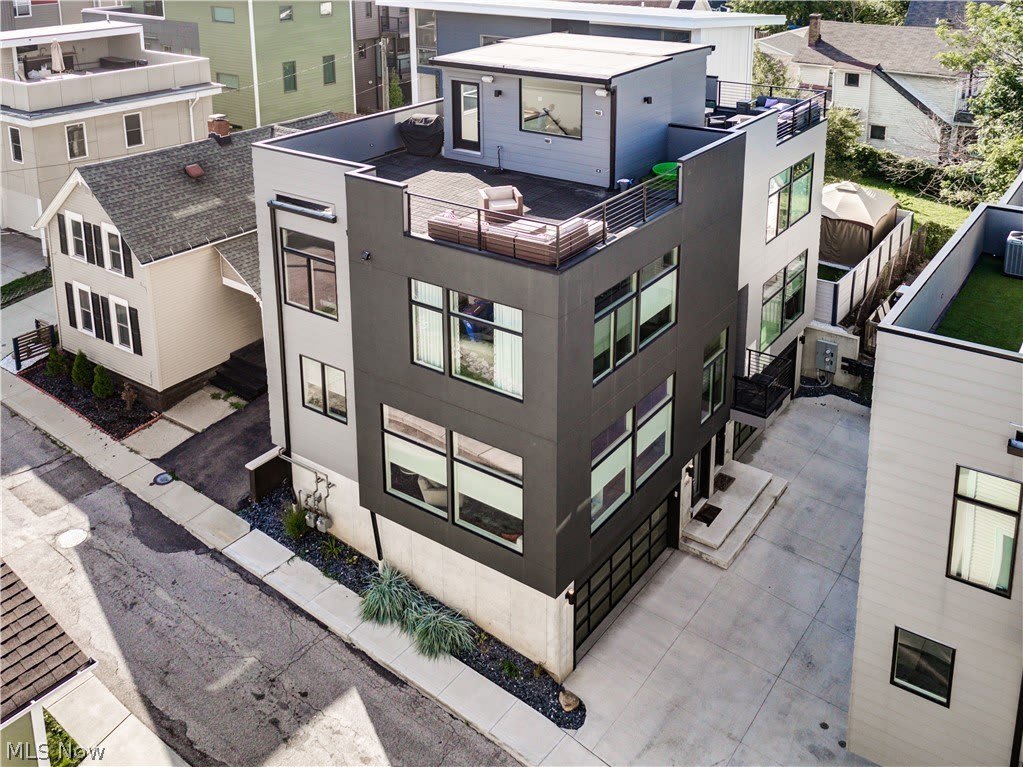 706 University Court – photo 1
