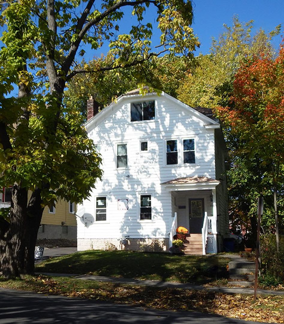 225 Lennox Pl – photo 2