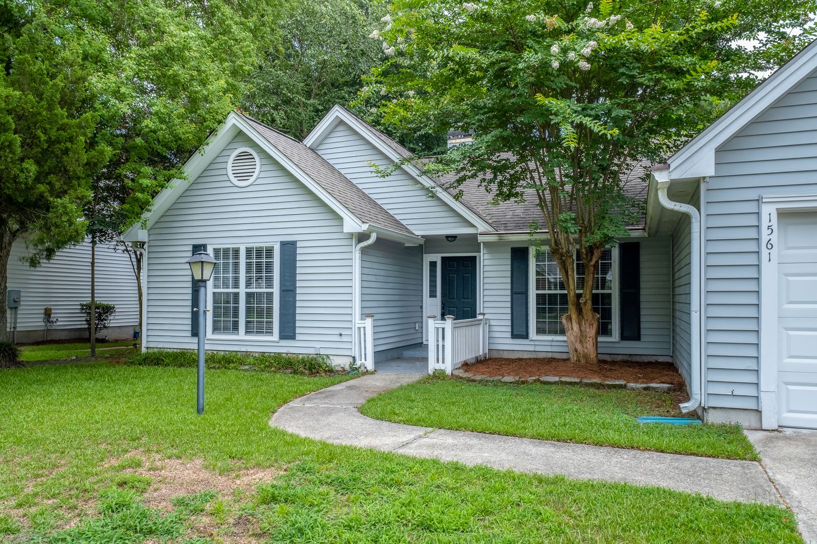 Gorgeous one story 4 Bedroom home in Mount Pleasant – photo 4