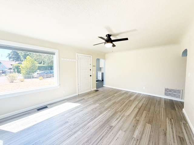 821 South Summit Avenue – photo 5