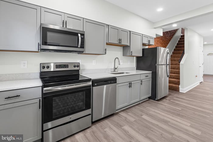 900 Bennett Place – photo 1