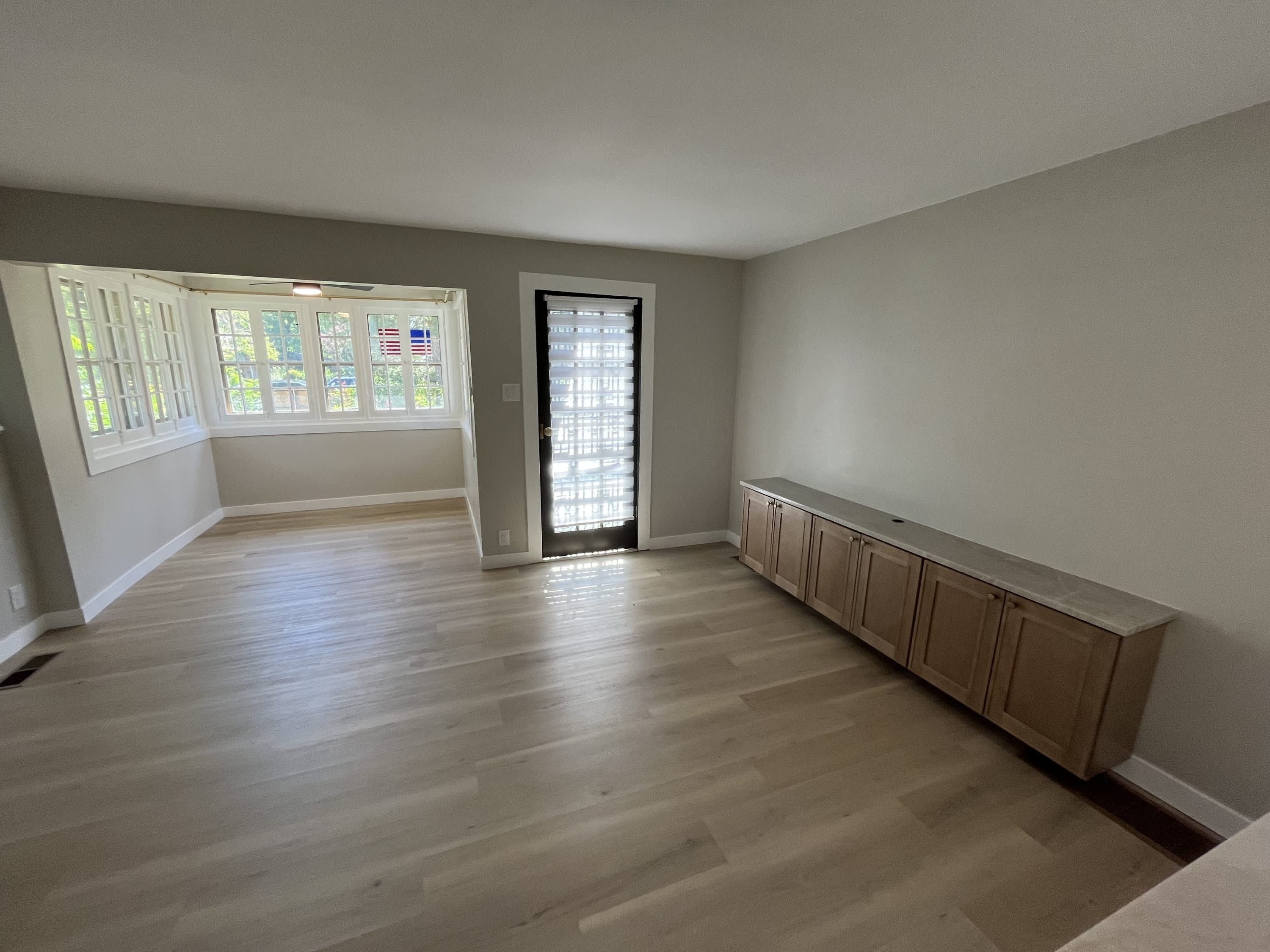 1649 ROSLYN ST – photo 3