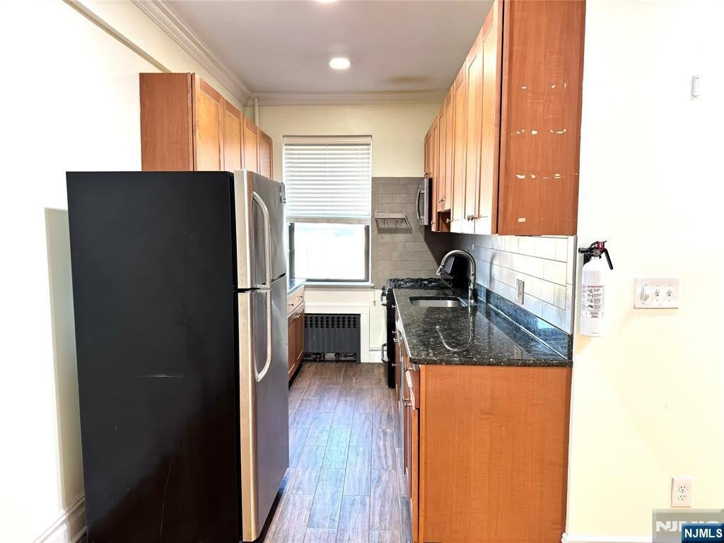 855 Broad Avenue – photo 5