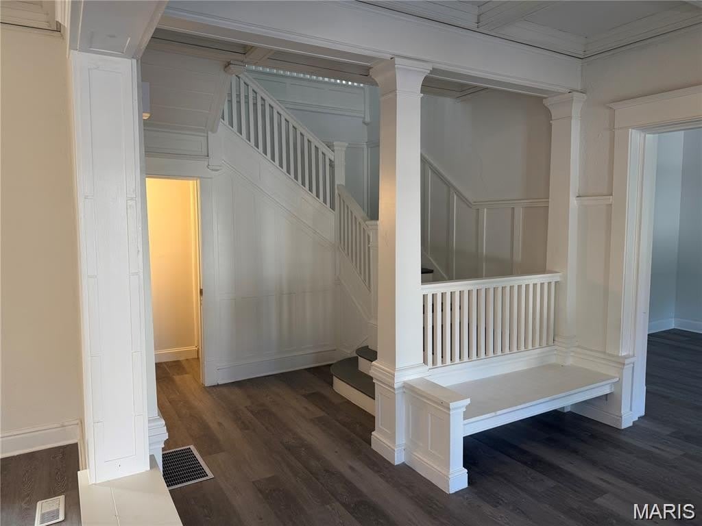570 Washington Place – photo 3