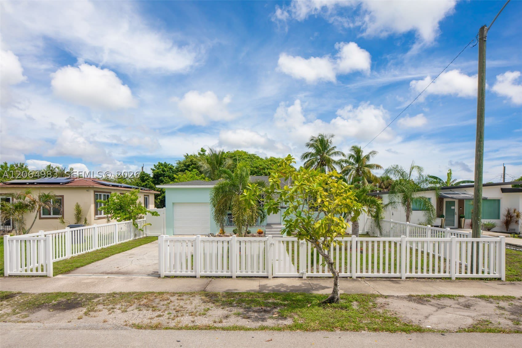 2517 Rodman St – photo 3
