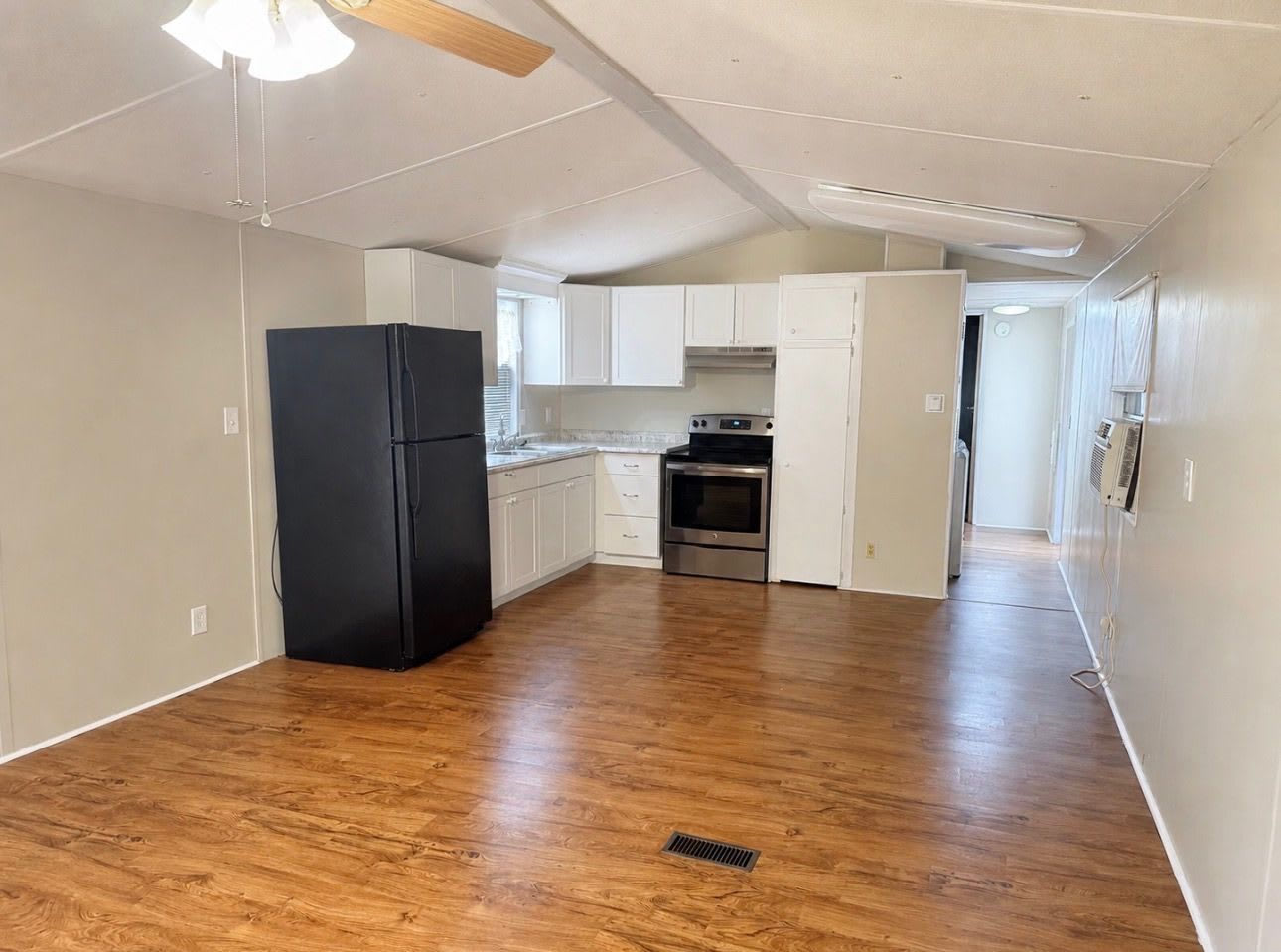 7920 Sunrunner Dr – photo 2