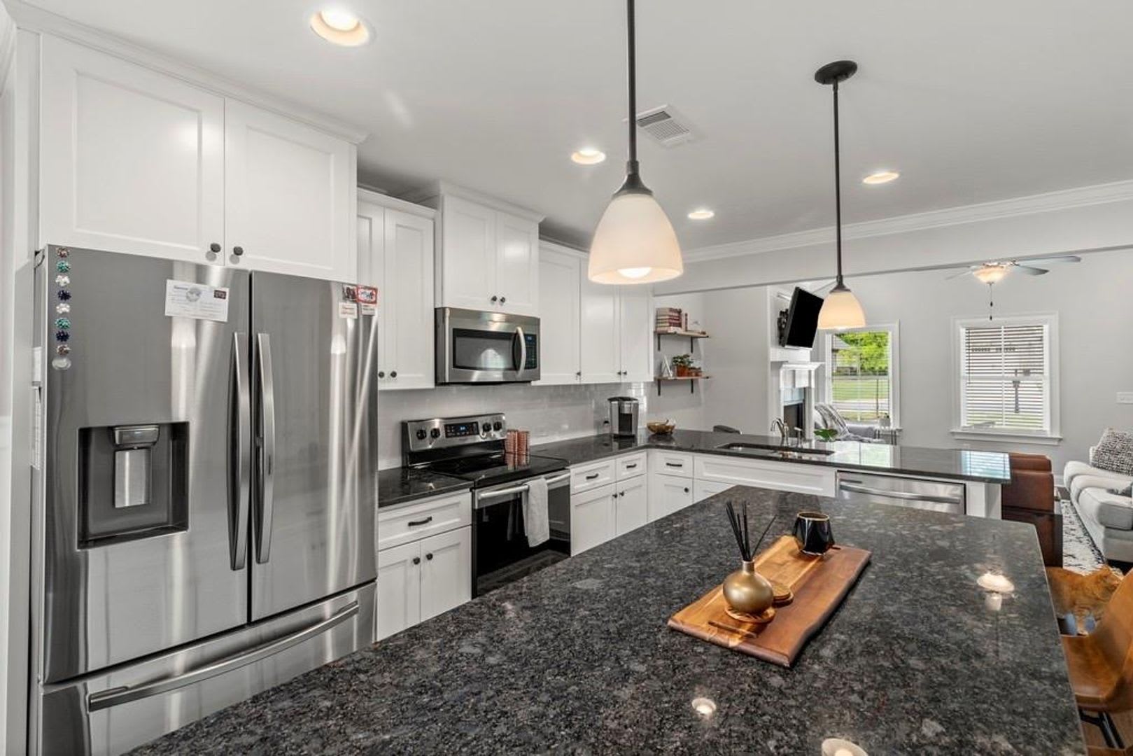 Beautiful Home in The Estates Neighborhood! – photo 3