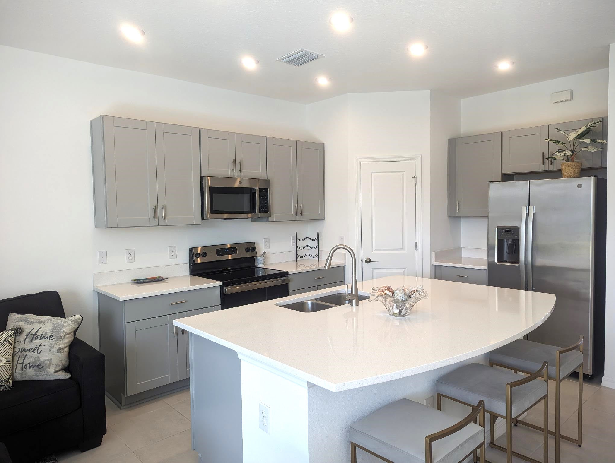 5753 Haven Terrace – photo 2