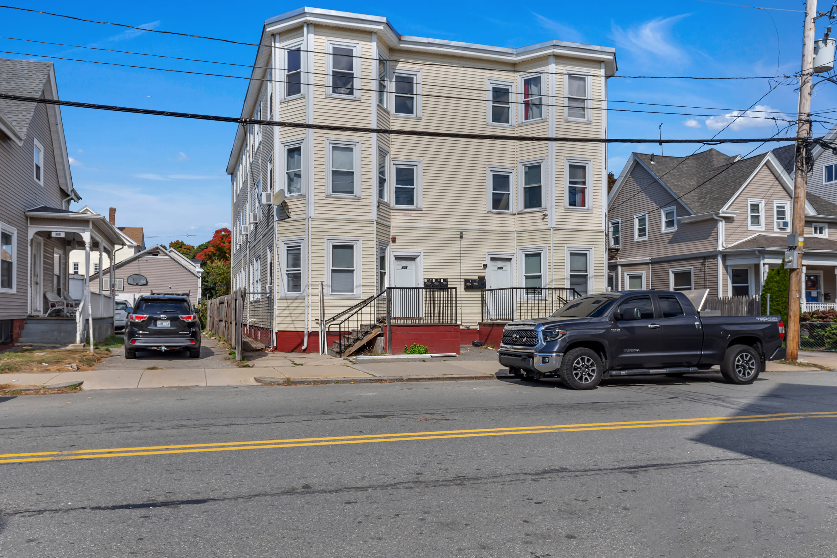 111 Pocasset Ave – photo 1