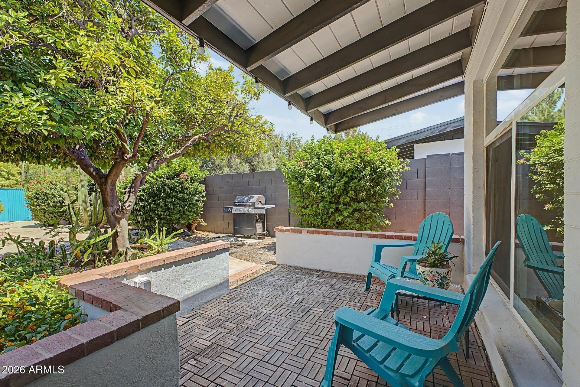 2727 E MONTECITO Avenue – photo 2