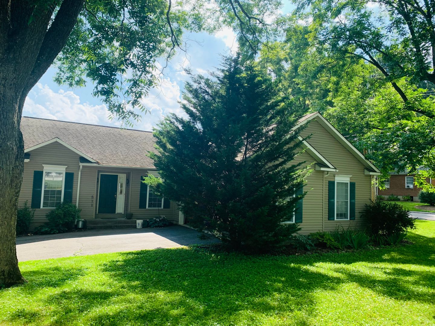 3 Bedroom, 2 Bath House in Downtown Blacksburg – photo 3