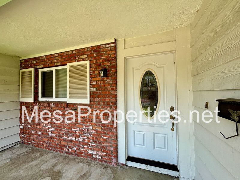 561 Spruce St – photo 5
