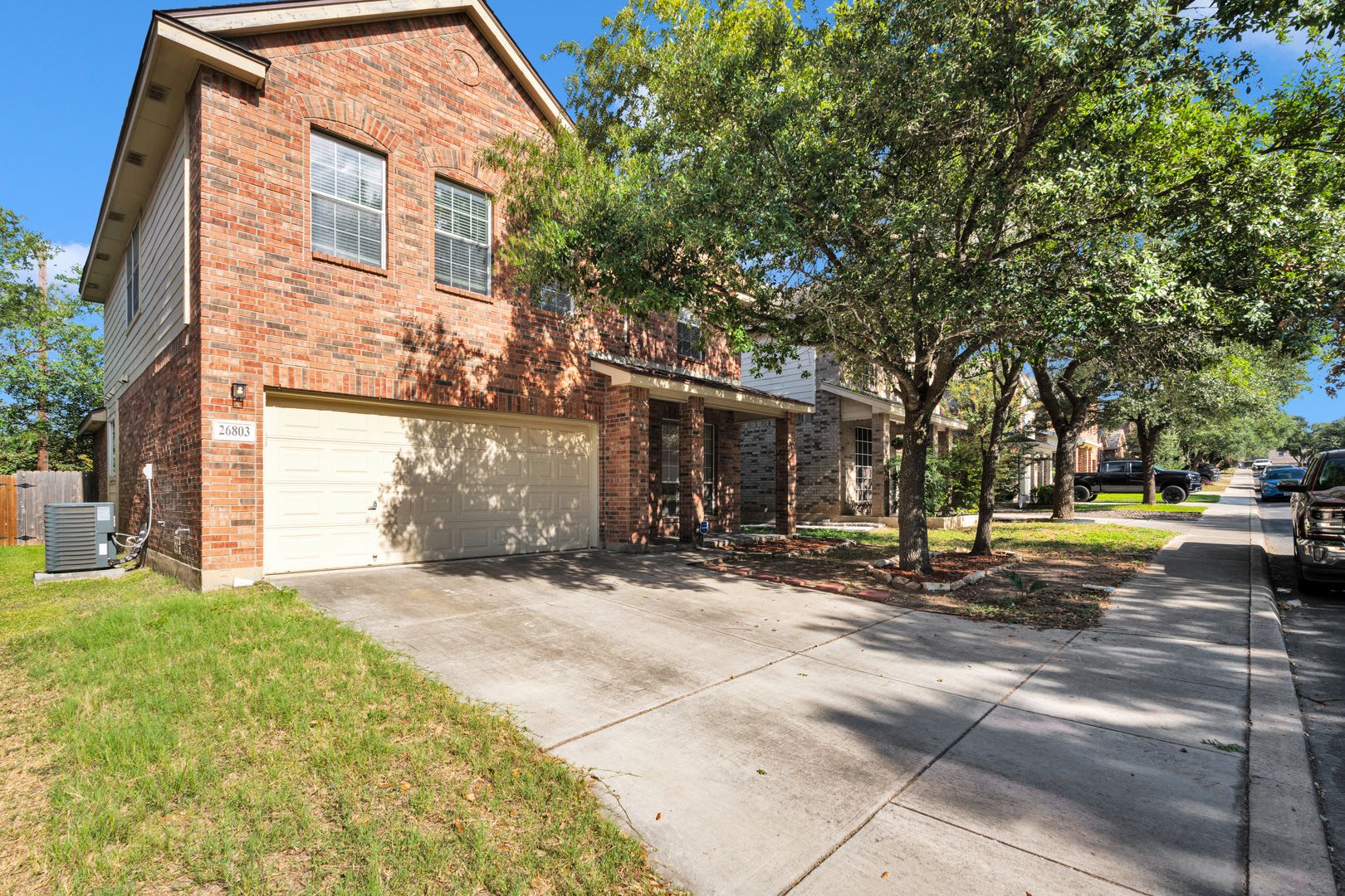 Spacious 5 Bedroom Beauty In Trinity Oaks With Community Perks – photo 2