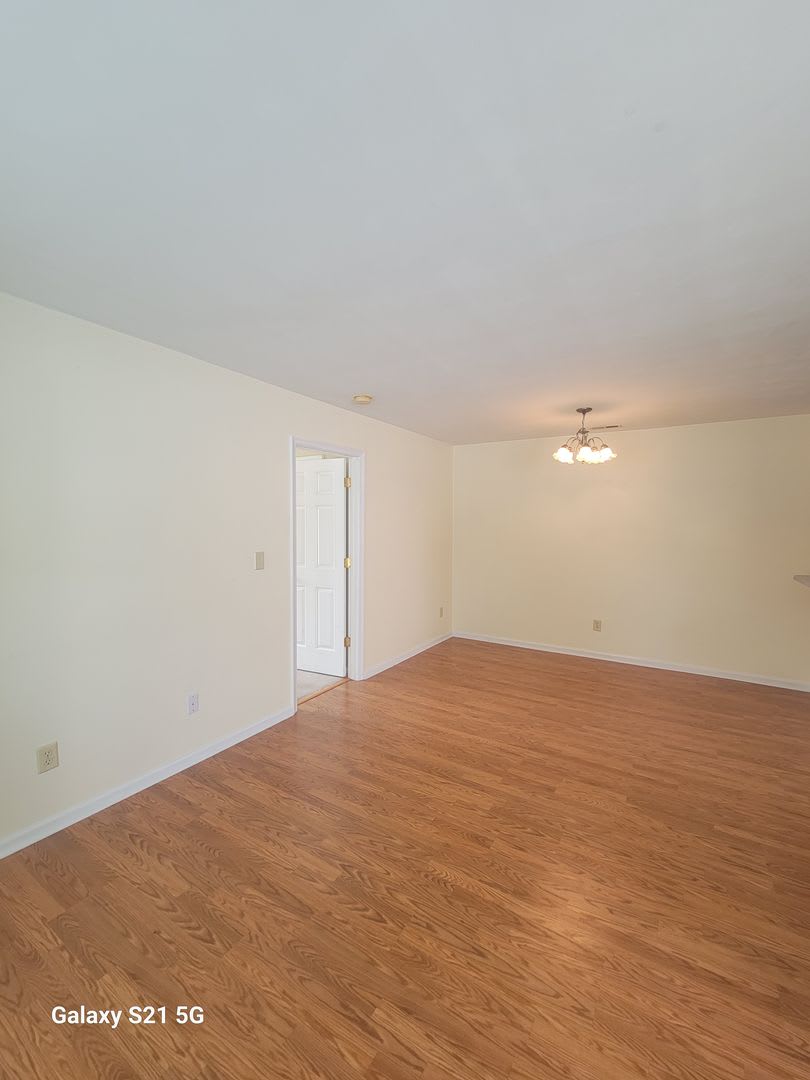3 bedroom, 2 bathroom townhouse in Western Branch – photo 4