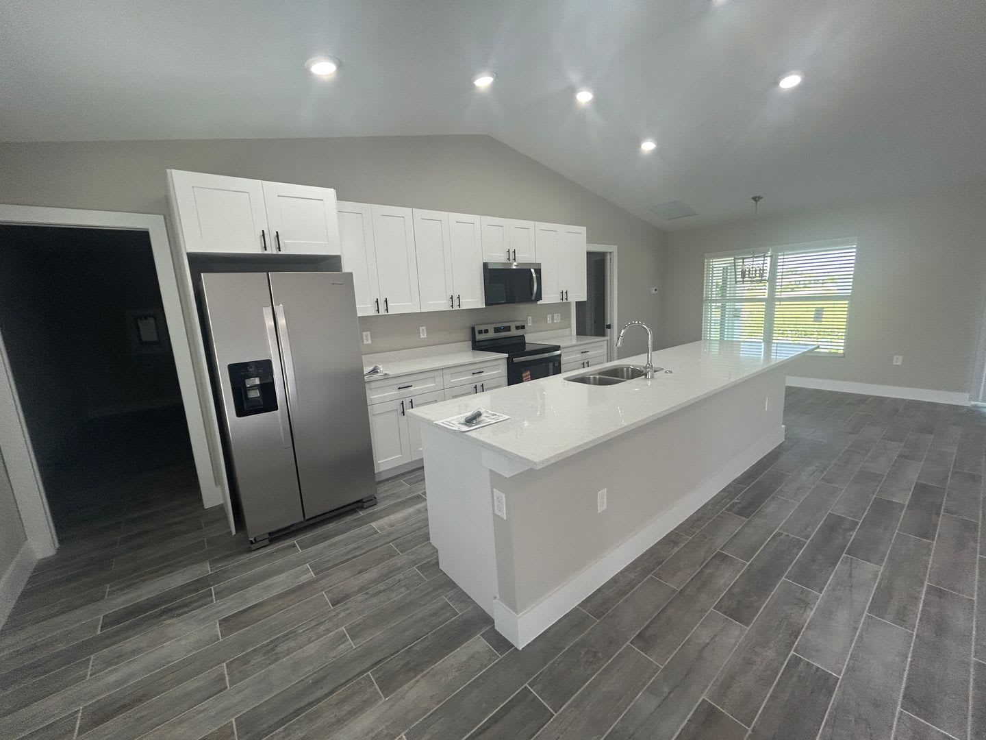 New Construction 4/2 Ready for occupancy – photo 4