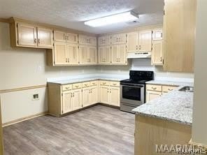 608 Sheila Boulevard – photo 3
