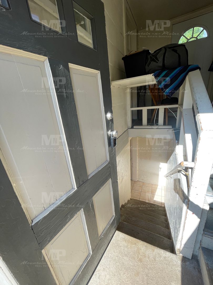 611 1/2 S Grant Avenue – photo 2