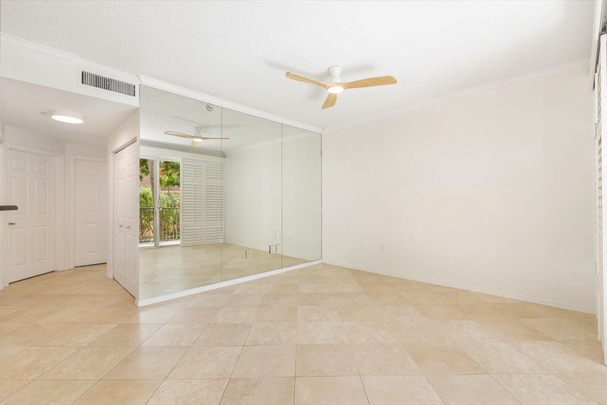 1805 N FLAGLER Drive – photo 2