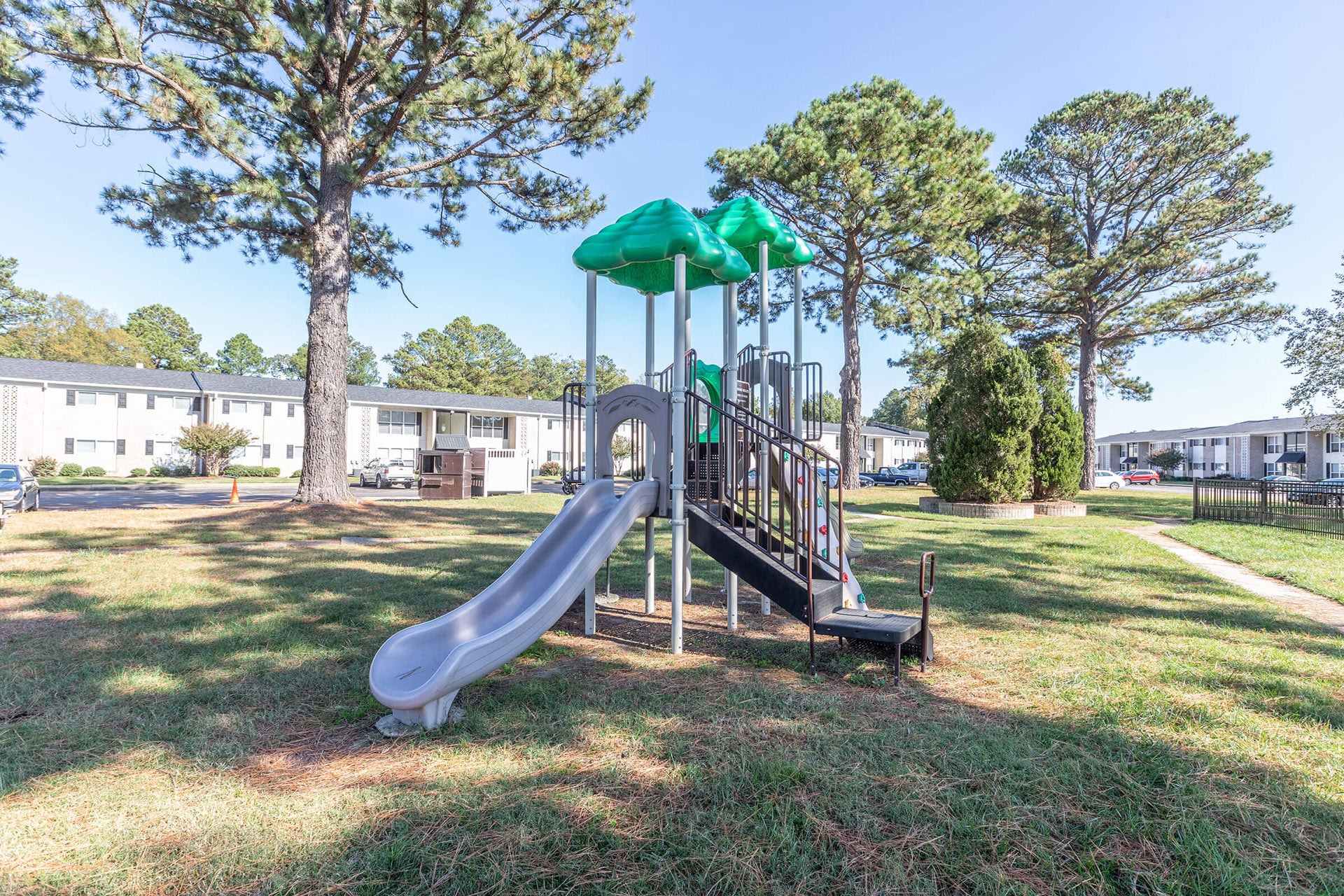 Newport Landing Apartments – photo 2