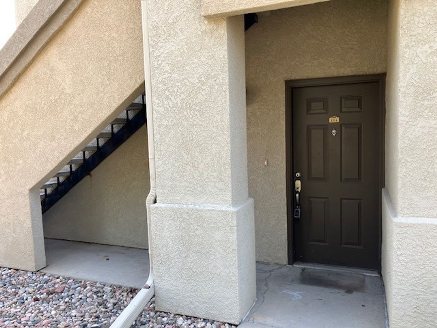 2 bed 2 bath Townhome on Main Level with A/C – photo 3